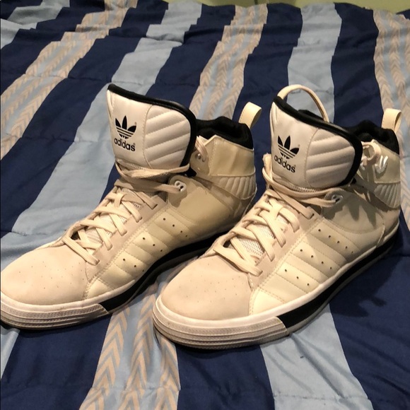 Adidas - Picture 2 of 7